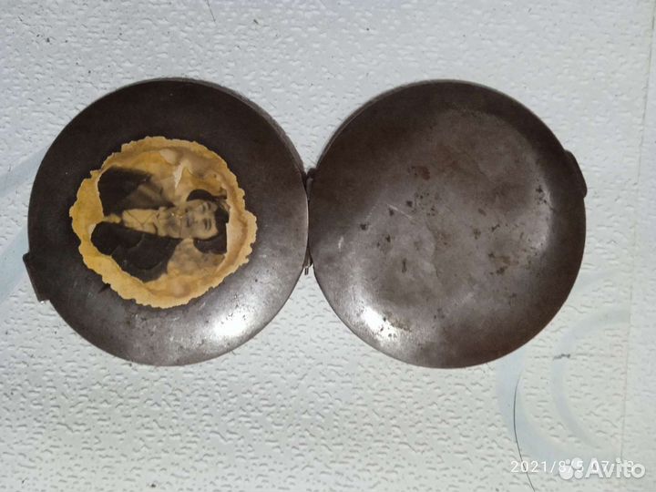 Пудреница старинная