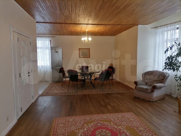 Дом 135 м² на участке 8 сот.