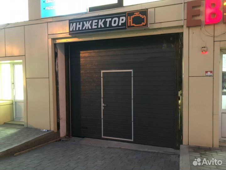 Секционные ворота