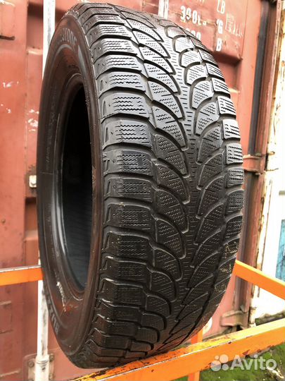 Bridgestone Blizzak LM-80 Evo 215/65 R16