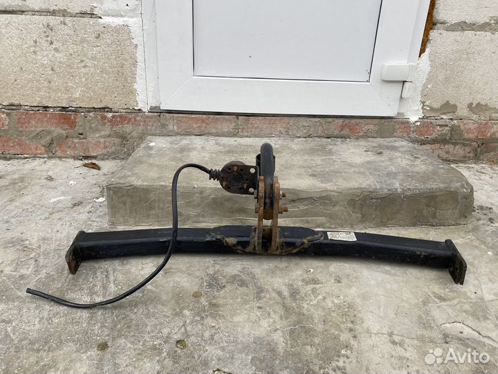 Фаркоп на renault duster