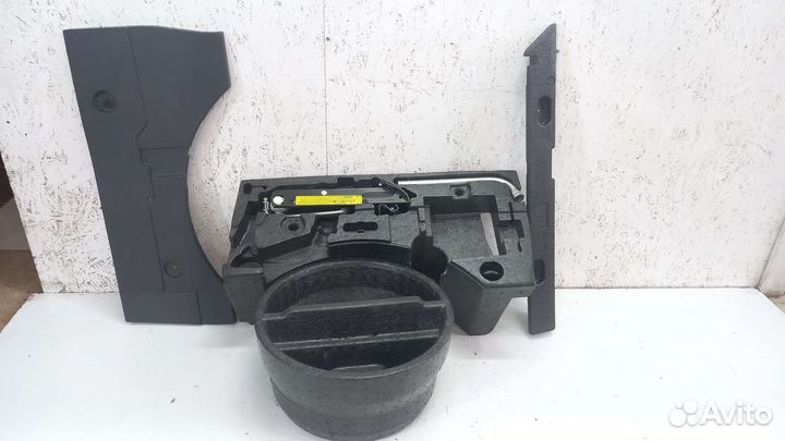 Ящик с инструментами Volkswagen Passat CC