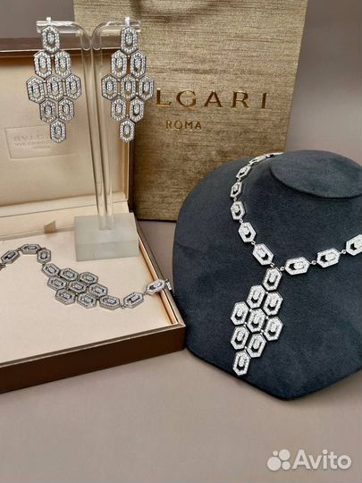 Роскошный комплект с цирконами bvlgari