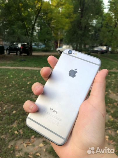 Телефон iPhone 6