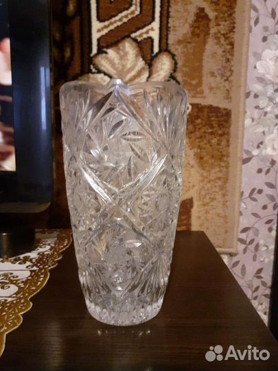 Хрустальная ваза и пепельница