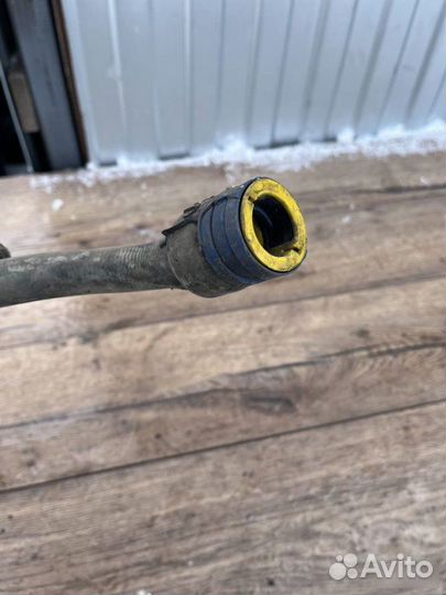 Патрубок охлаждения двигателя Renault Laguna 1.6