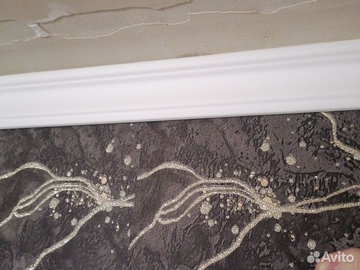 Потолочный плинтус