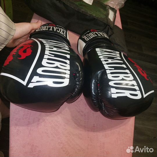 Боксерские перчатки