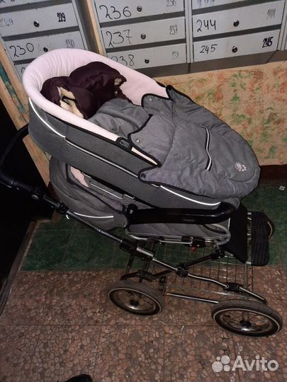 Коляска 2 в 1 Roan Rialto и меховой конверт womar