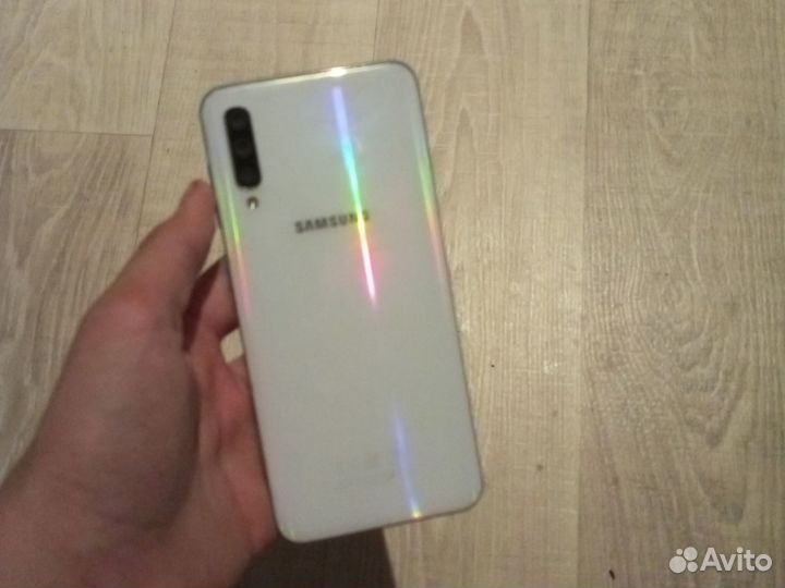 Samsung Galaxy A50, 4/64 ГБ