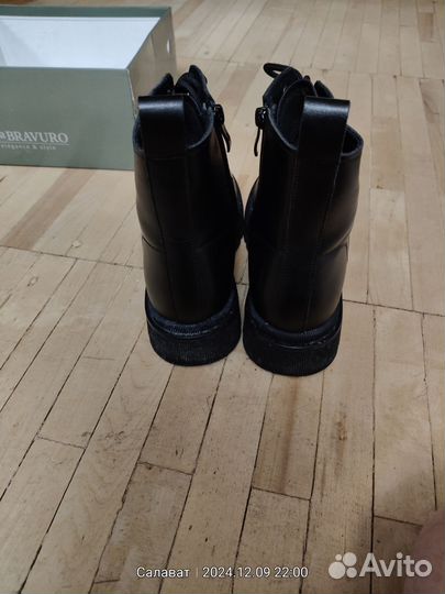 Ботинки женские зимние 38 размера новые