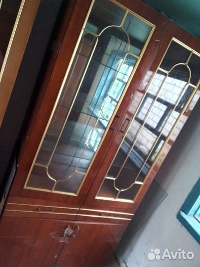 Сервант с тумбой