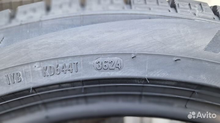 Pirelli Ice Zero FR 245/45 R20 103H