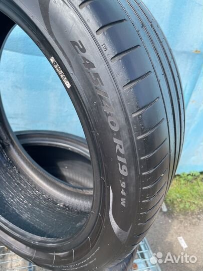 Pirelli P Zero PZ4 245/40 R19 94W