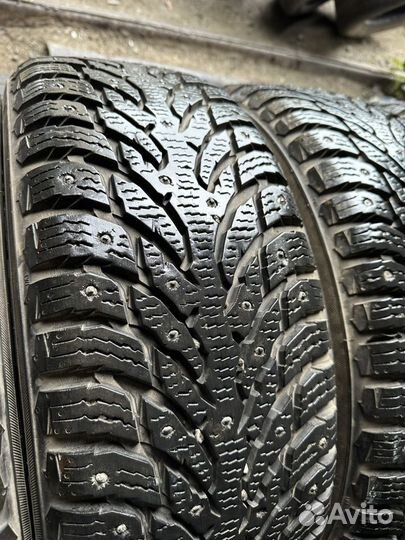 Nokian Tyres Hakkapeliitta 9 215/65 R16