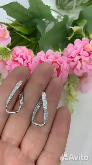 Серебряные серьги с фианитами