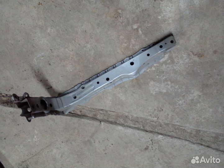 Суппорт радиаторов левый Toyota Rav4 40 кузов