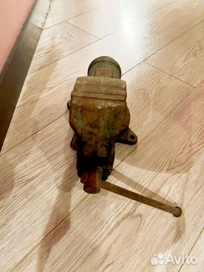 Тиски слесарные СССР