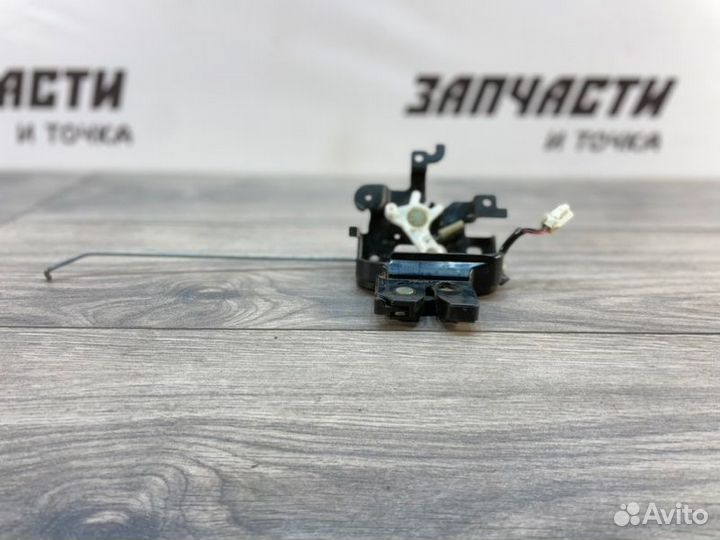 Замок багажника Mazda Axela BK5P ZY-VE 2005