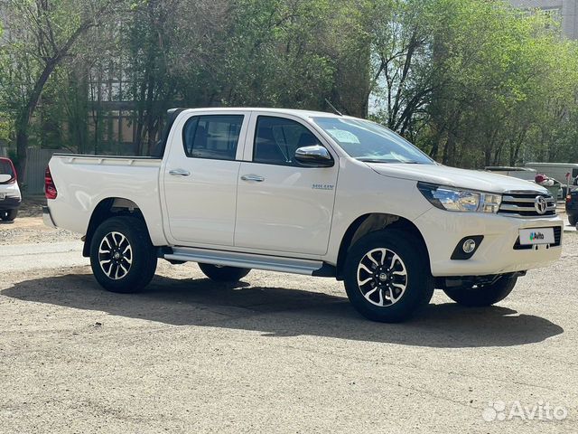 Toyota Hilux 2.7 AT, 2022, 400 км