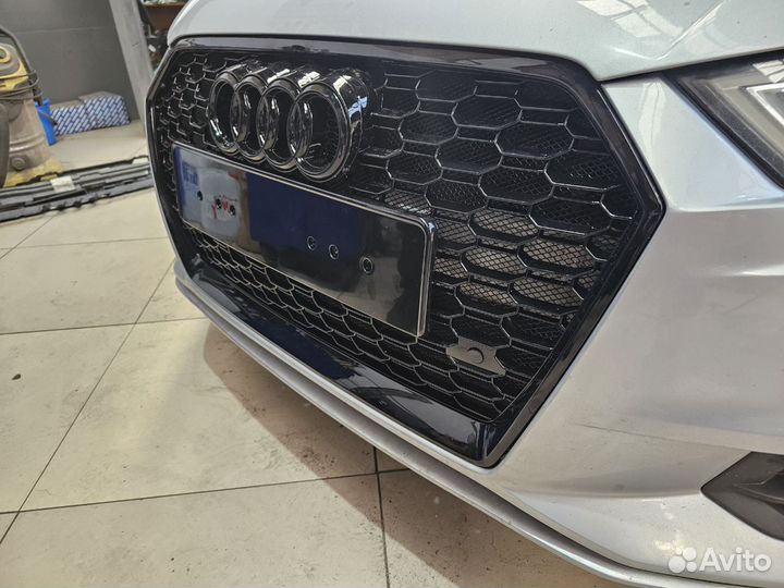 Audi A4 B9 rs решетка S-line глянец