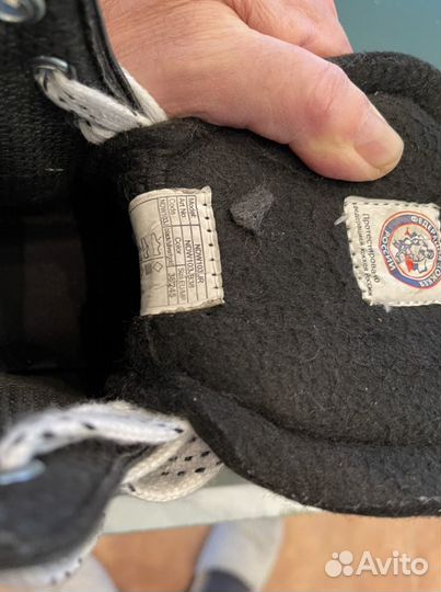 Коньки хоккейные