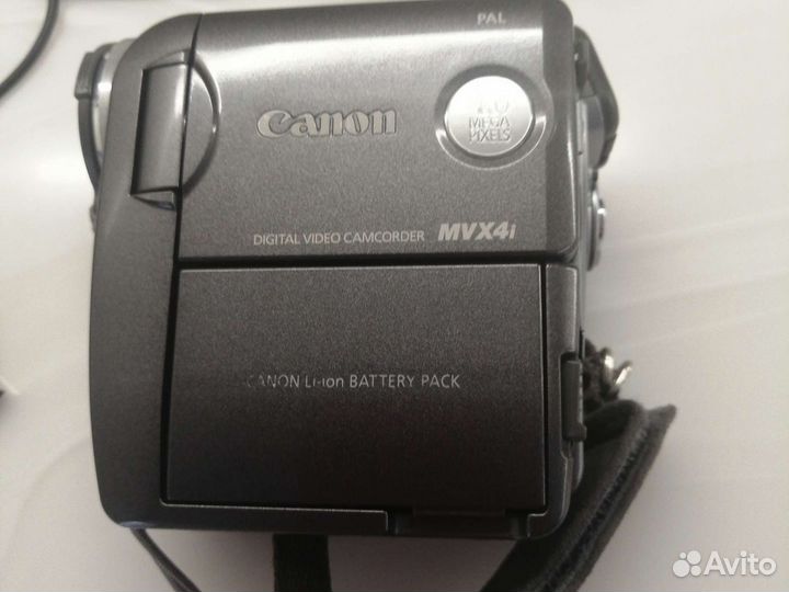 Видеокамера Canon MVX4i