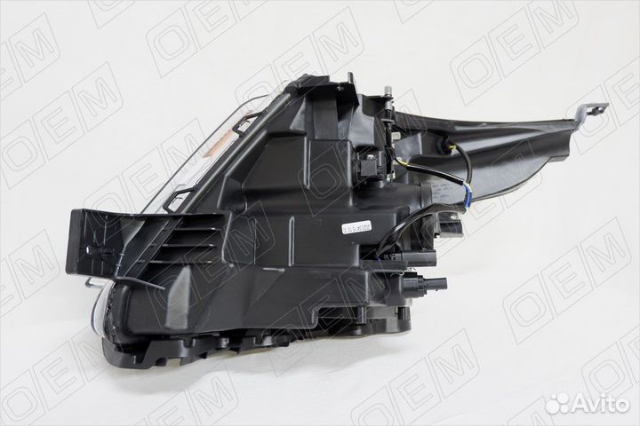 Фара правая для Ford Explorer 5 2010-2015 560421