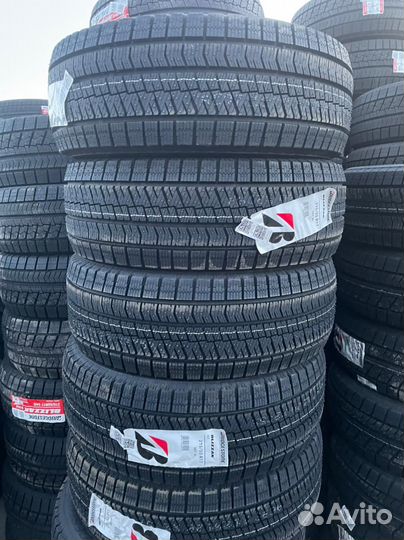 Bridgestone Blizzak Ice 215/55 R17 98T