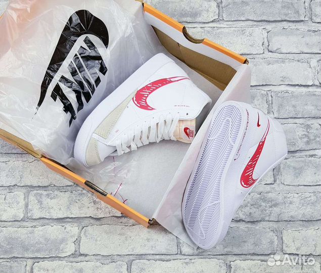 Женские кроссовки Nike Blazer