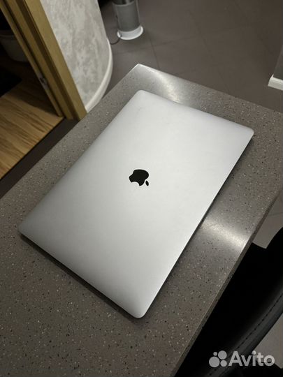 MacBook Pro 16 2019 1 TB i9 2.3 GHz 16 GB