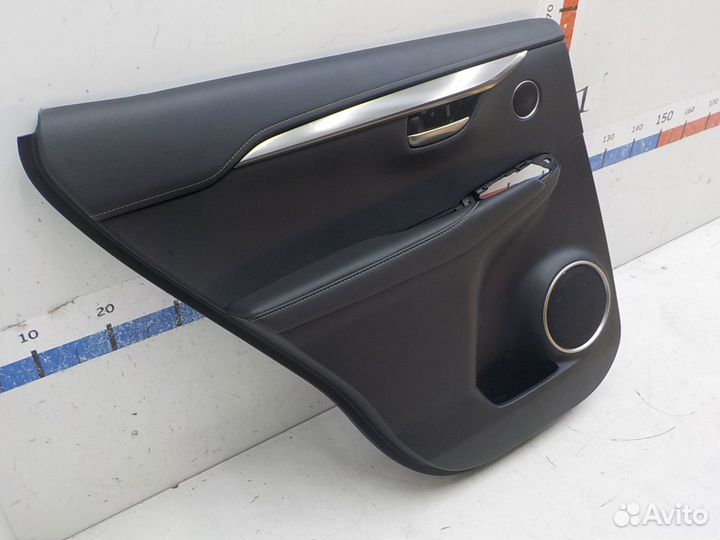 Обшивка двери задней левой на Lexus NX
