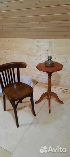 Столик, подставка, пьедестал