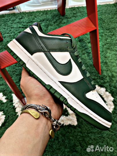 Nike dunk low retro Varsity green