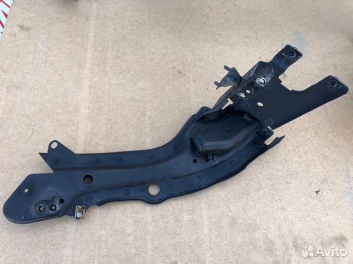 Телевизор Mercedes E-Class W211 112.913 2004