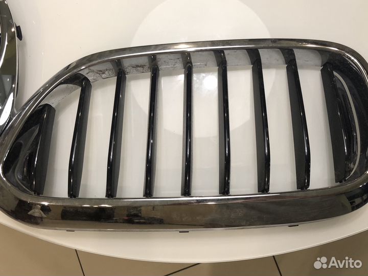 Решетка радиатора BMW 5