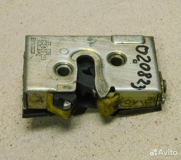 Замок двери задней правой Audi 80 B3