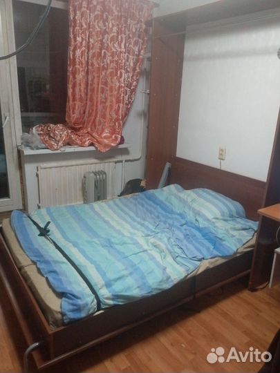 Подъемная шкаф кровать