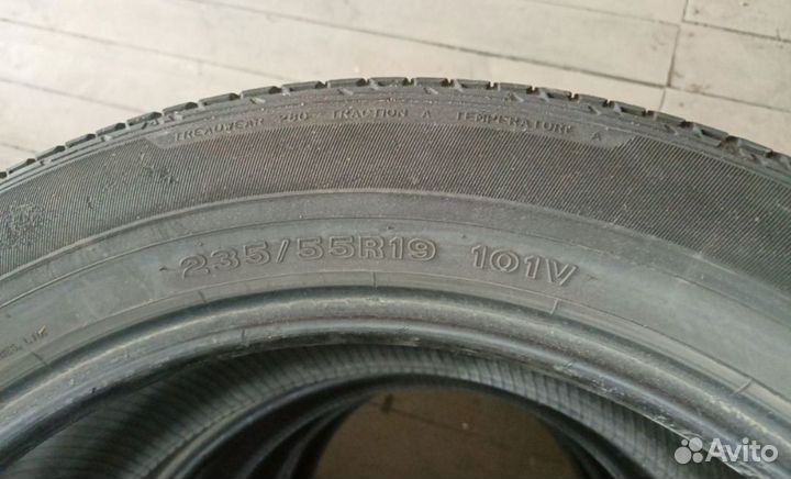 Dunlop SP Sport 270 235/55 R19