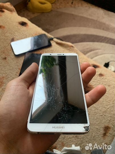 Телефон Huawei p smart