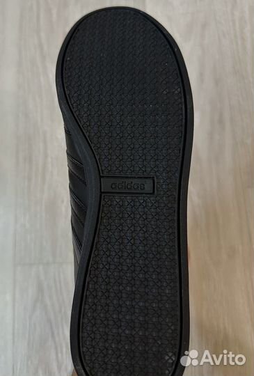 Кроссовки adidas neo