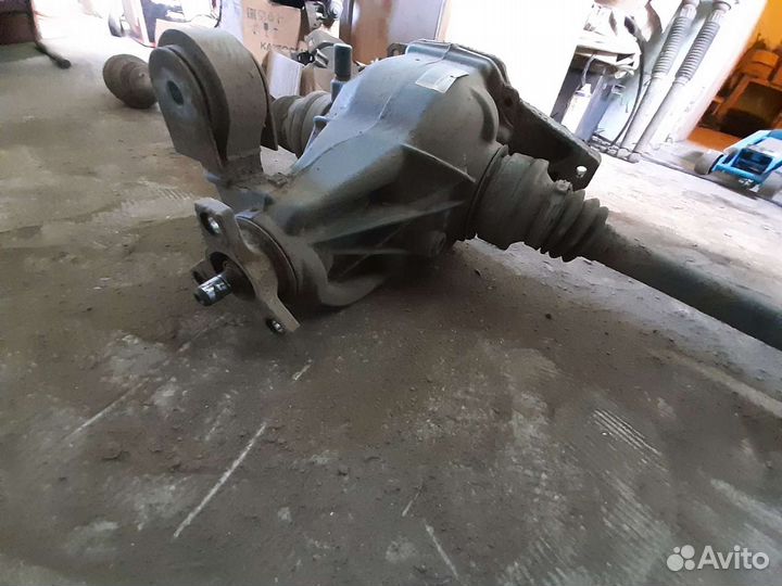 Редуктор задний Mercedes Benz W212 1.8