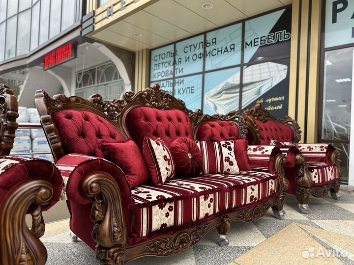 Диван с креслами
