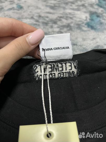 Футболка Vetements Hello my name is ветмо