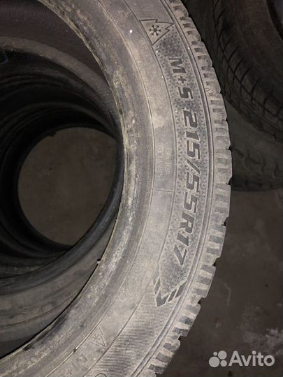 Goodyear UltraGrip 500 215/55 R17