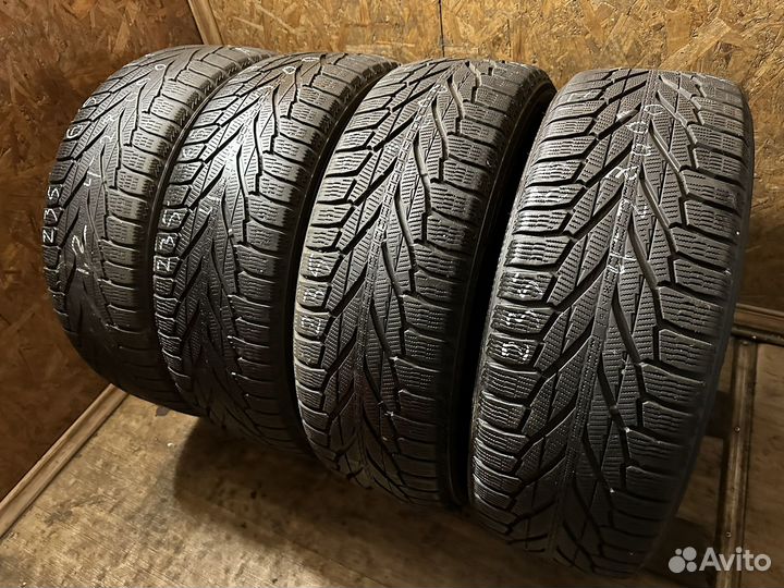 Nokian Tyres Hakkapeliitta R2 SUV 235/65 R17 108R