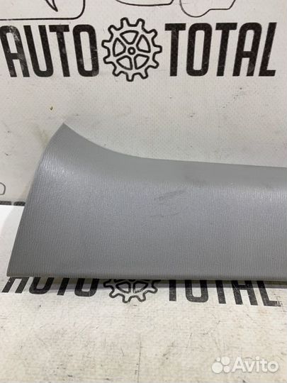 Обшивка двери багажника левая Toyota Rav4 XA30