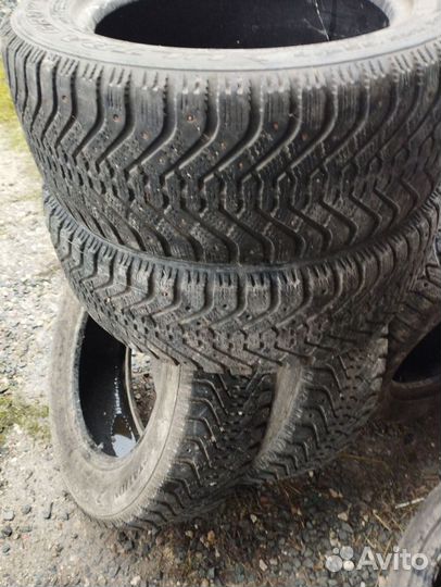 Goodyear UltraGrip 500 215/65 R16