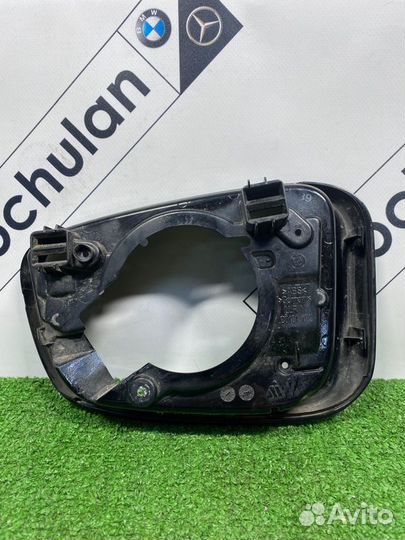 Накладка крепления зеркала правая Bmw 5-Series G30