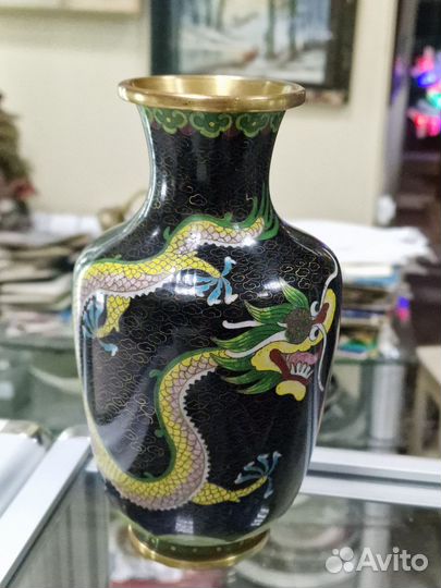 Ваза с драконом